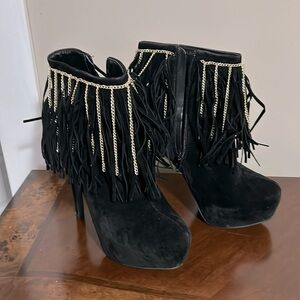 Shoe Dazzle Scene
Black Heeled Booties
Size 9